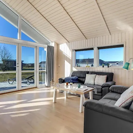 3 Bedroom Lovely In Feriehus Tarm